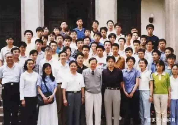 杨振宁老婆翁帆多少岁 翁帆和扬振宁结婚年龄的故事-第13张图片-百花生活百科知识分享 杨振宁老婆翁帆多少岁 翁帆和扬振宁结婚年龄的故事-第13张图片-百花生活百科知识分享