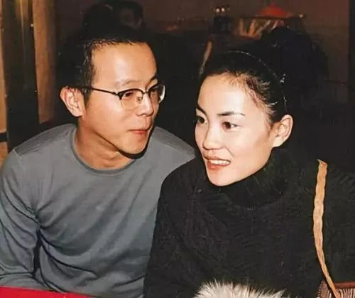 王菲第一任丈夫是谁?王菲的第一任丈夫叫什么名字-第2张图片-百花生活百科知识分享 王菲第一任丈夫是谁?王菲的第一任丈夫叫什么名字-第2张图片-百花生活百科知识分享