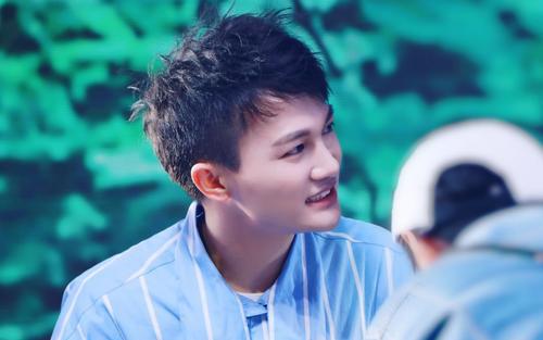 周深是男还是女歌手(周深的音乐之路与性别无关吗-)-第8张图片-百花生活百科知识分享 周深是男还是女歌手(周深的音乐之路与性别无关吗-)-第8张图片-百花生活百科知识分享