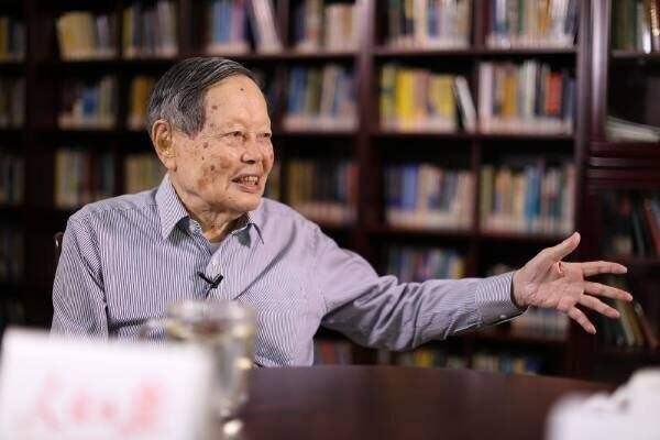 杨振宁老婆翁帆多少岁 翁帆和扬振宁结婚年龄的故事-第3张图片-百花生活百科知识分享 杨振宁老婆翁帆多少岁 翁帆和扬振宁结婚年龄的故事-第3张图片-百花生活百科知识分享