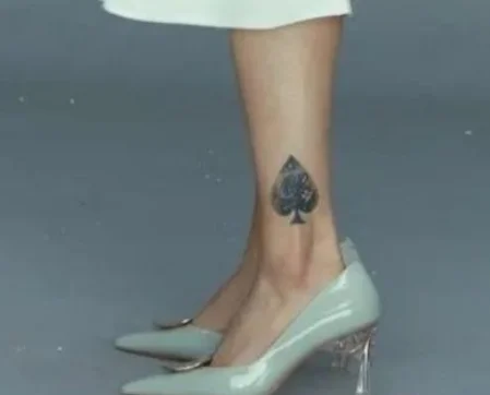 黑桃纹身代表什么意思 黑桃纹身的意思是什么(纹身黑桃皇后什么意思)-第2张图片-百花生活百科知识分享 黑桃纹身代表什么意思 黑桃纹身的意思是什么(纹身黑桃皇后什么意思)-第2张图片-百花生活百科知识分享