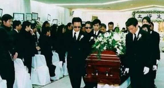 赵文卓为梅艳芳抬棺了吗(赵文卓与梅艳芳(赵文卓和梅艳芳的恩怨纠葛))-第1张图片-百花生活百科知识分享 赵文卓为梅艳芳抬棺了吗(赵文卓与梅艳芳(赵文卓和梅艳芳的恩怨纠葛))-第1张图片-百花生活百科知识分享