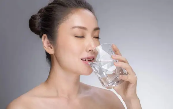 睡前怎么样喝水才能不水肿(睡前喝水身体会水肿吗)-第7张图片-百花生活百科知识分享 睡前怎么样喝水才能不水肿(睡前喝水身体会水肿吗)-第7张图片-百花生活百科知识分享