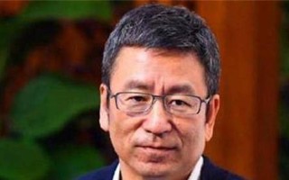 白岩松评老人遭谩骂