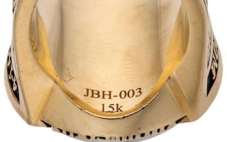 奥多姆戒指被拍卖