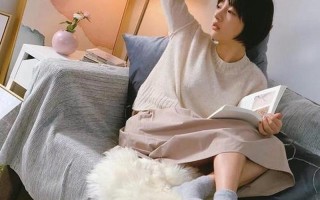 白醋少女楼梯间视频