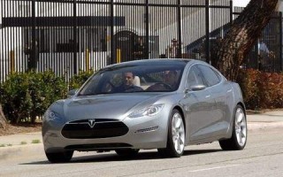 特斯拉车主用电动车挖矿月入5000,到底是亏了还是赚了呢？