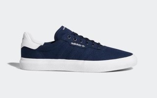 阿迪达斯三叶草官网