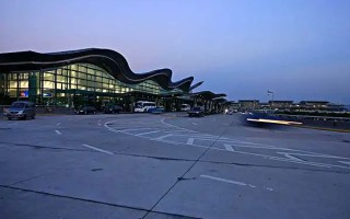 杭州萧山机场的不明飞行物是飞碟吗(萧山机场 不明飞行物到底是什么-)